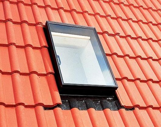      (Velux)